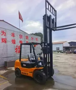 内燃叉车