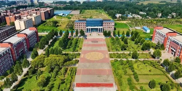 毕业生