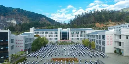 财校
